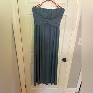 Jessica Simpson strapless formal dress